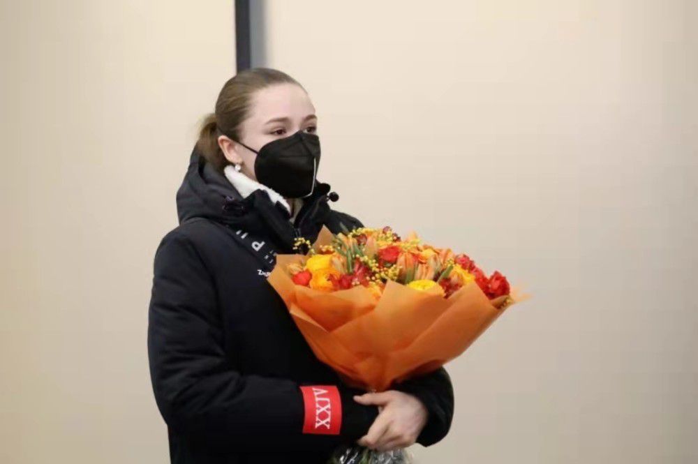 要不是施天齐为他想尽一切办法报名，怎么可能活到去年才走？老爷子走的时候人已经八十六岁高龄，简直就是长寿到令健康人都羡慕的境地了。